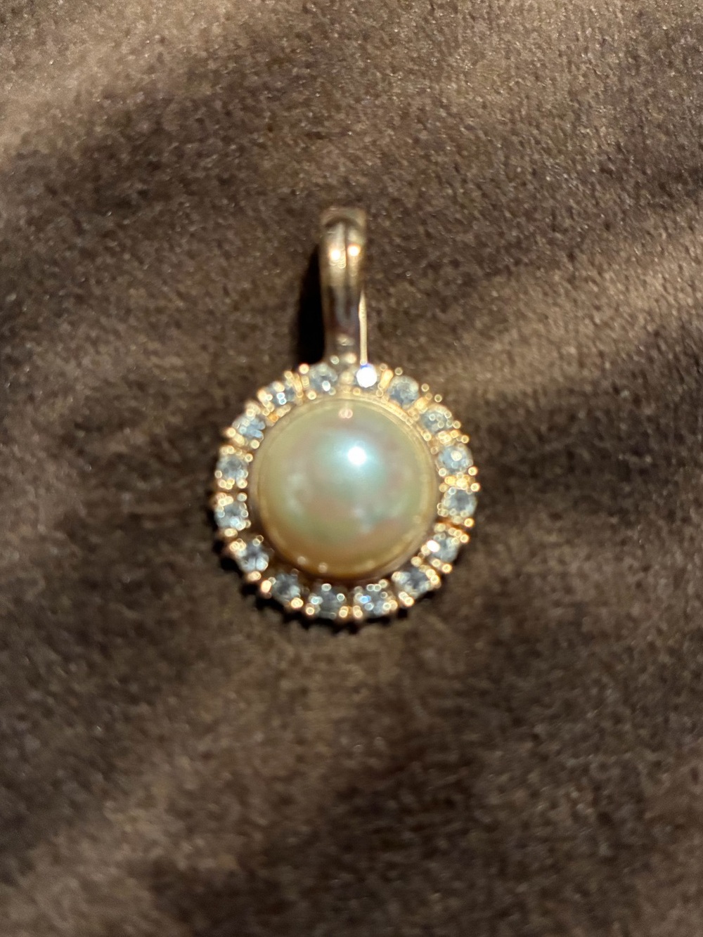 Roman brand, signed, Faux Pearl Halo Pendant, vintage, Elegant Women's Jewelry